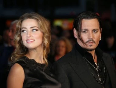 Η Άμπερ Χερντ κατηγορείται ότι αφόδευσε στο κρεβάτι του Τζόνι Ντεπ όταν αυτός άργησε στο πάρτι γενεθλίων της